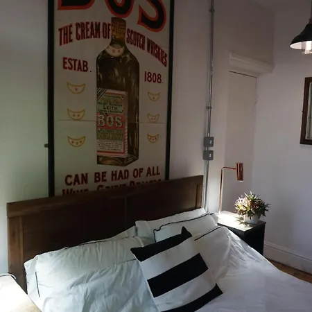 New! Castle View سكرابورو